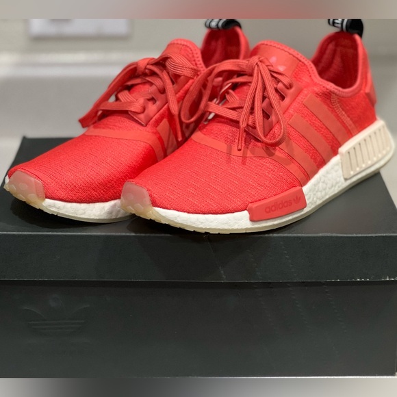 Adidas Women’s NMD R1 Trace Scarlet Running Shoes Size 7.5 *Brand New* - Picture 1 of 8